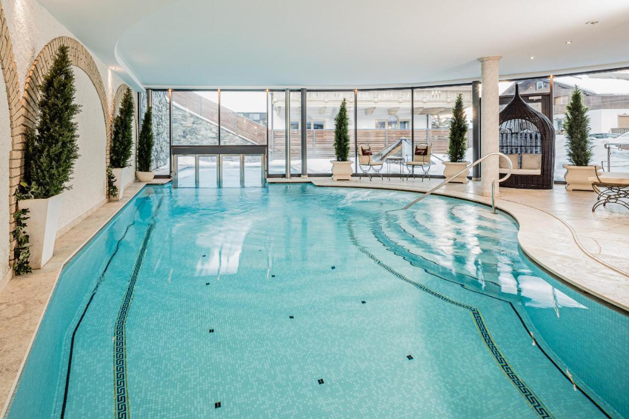 Savoy Dolomites Luxury & Spa Hotel 셀바디발가르디나 외부 사진