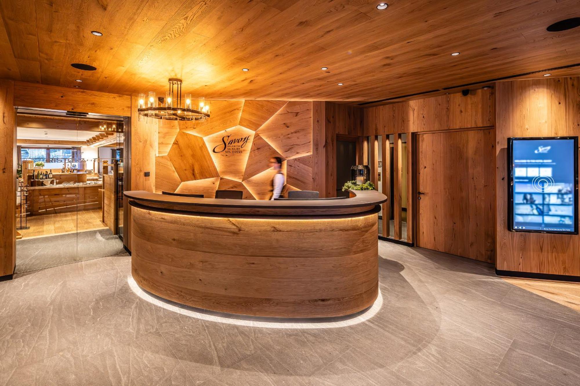 Savoy Dolomites Luxury & Spa Hotel 셀바디발가르디나 외부 사진