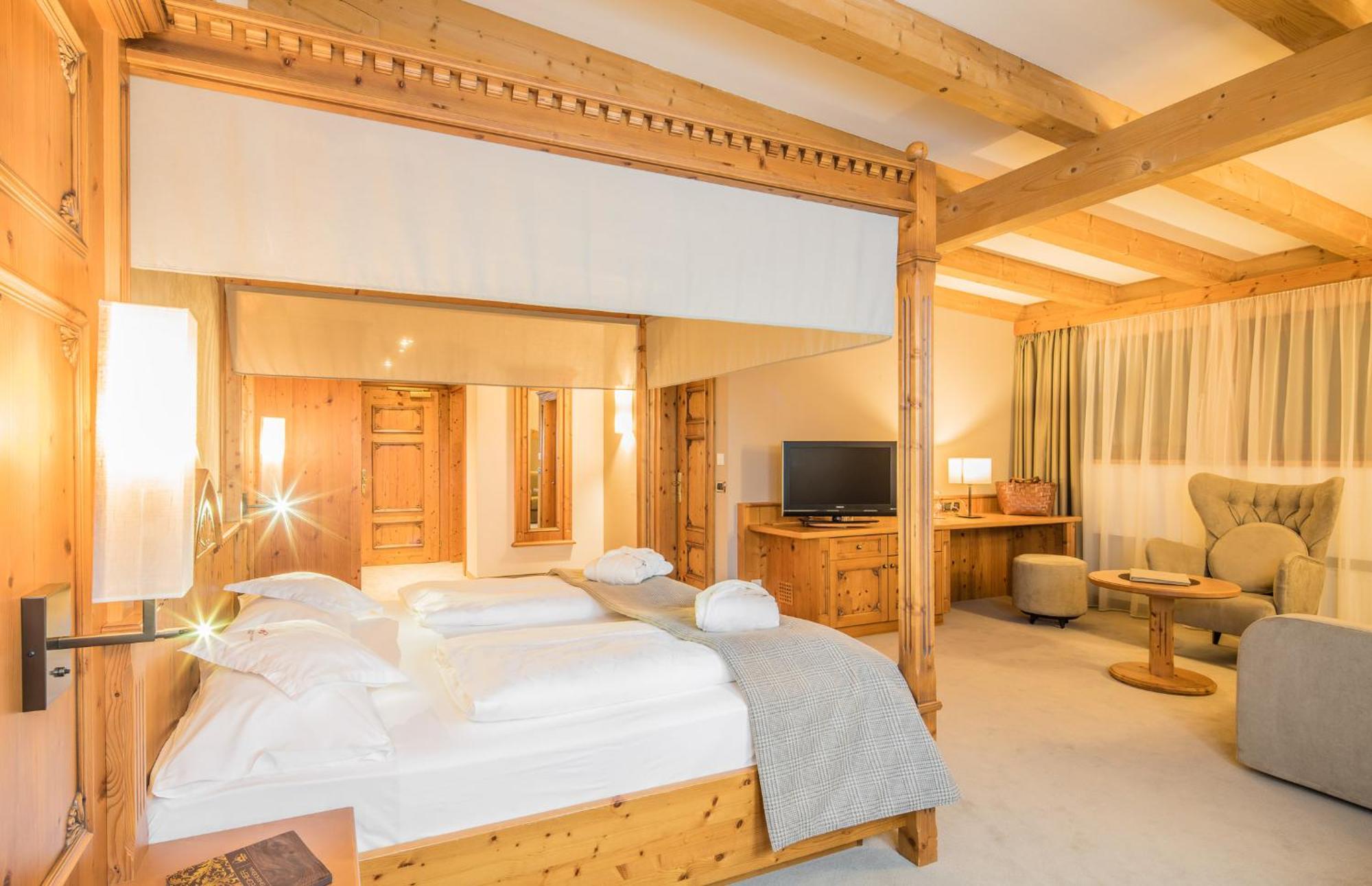 Savoy Dolomites Luxury & Spa Hotel 셀바디발가르디나 외부 사진